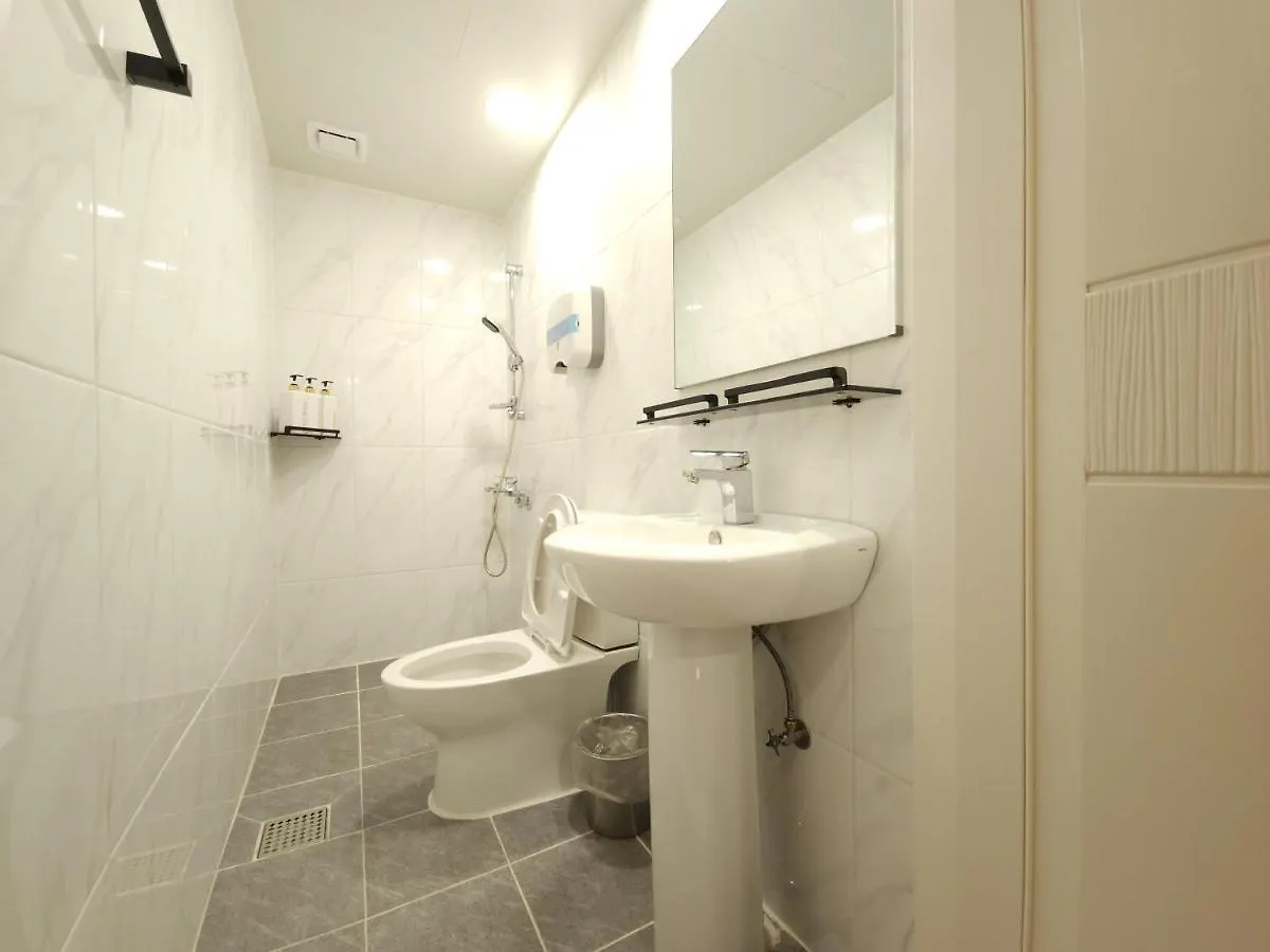 Oyo Myeongdong 5 Lodge Seoul Hostel