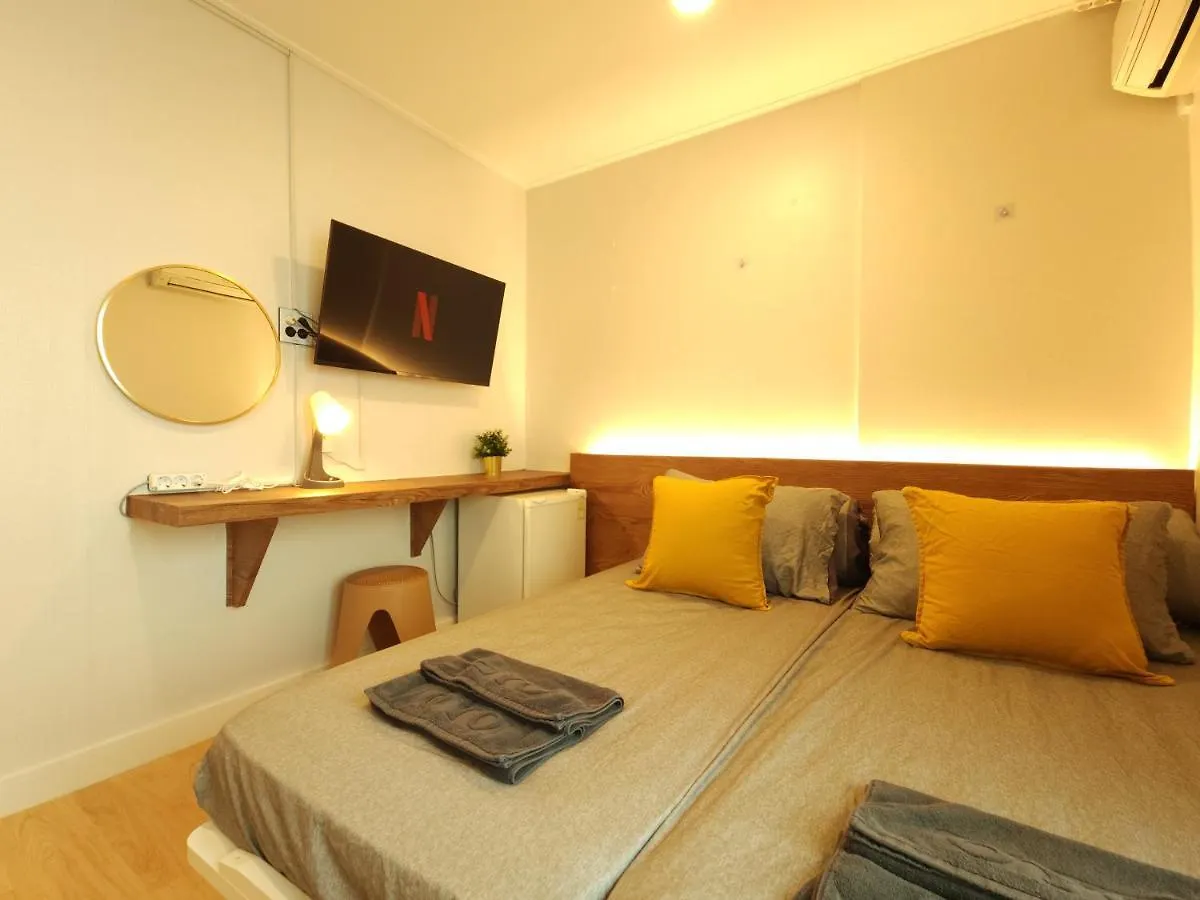 Hostel Oyo Myeongdong 5 Lodge Seoul